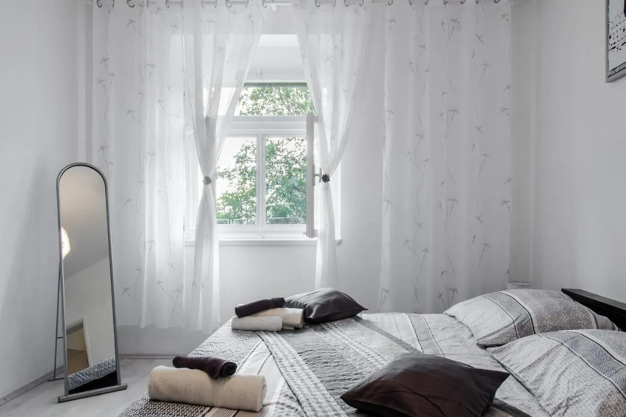 Heavenly Corner Apartment Split