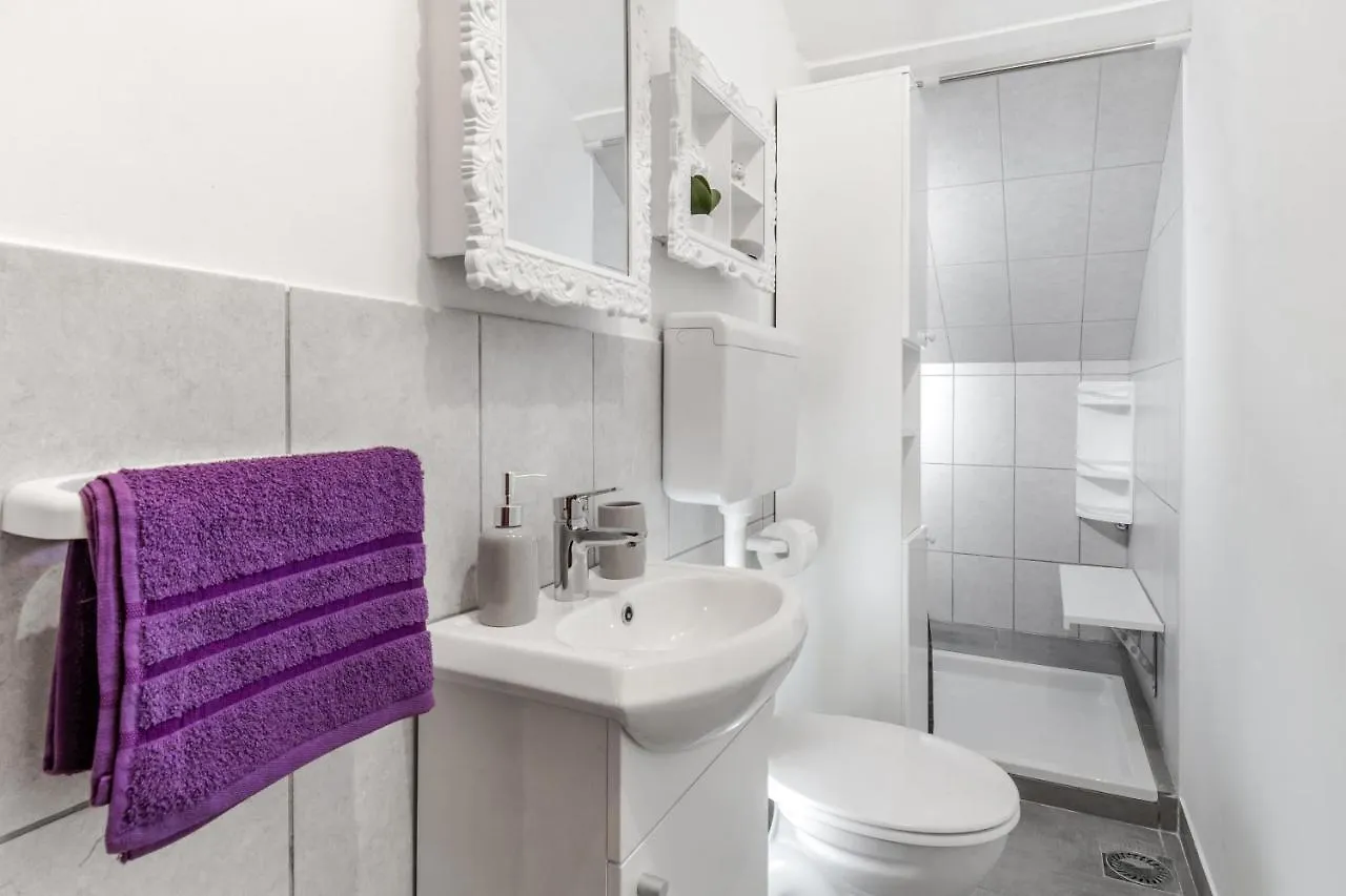 Heavenly Corner Apartment Split